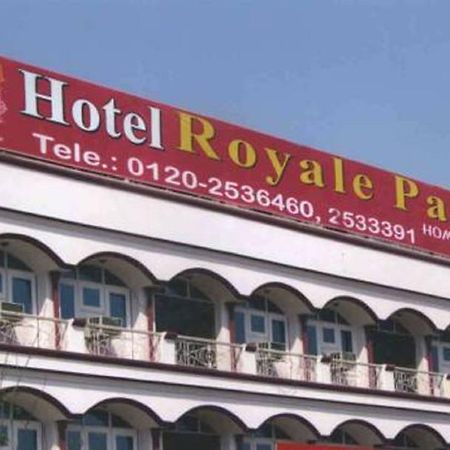 Hotel Royale Paradise Нойда Екстер'єр фото